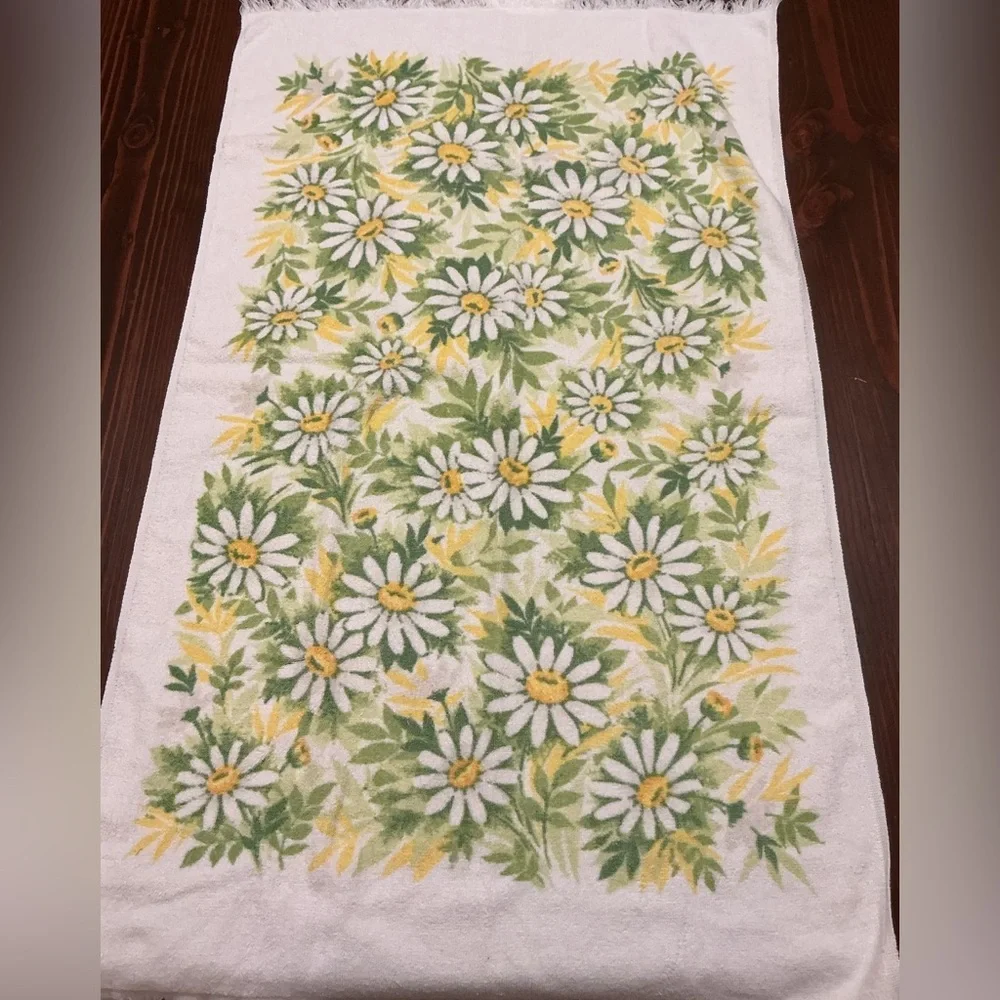 Vintage Set of Springmaid Bath Towels Each measure - Picture 9 of 14
